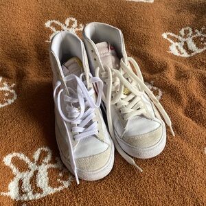 Women’s Nike Blazers 7.5